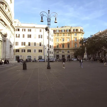 Apartment Floor In Campo De Fiori Rome